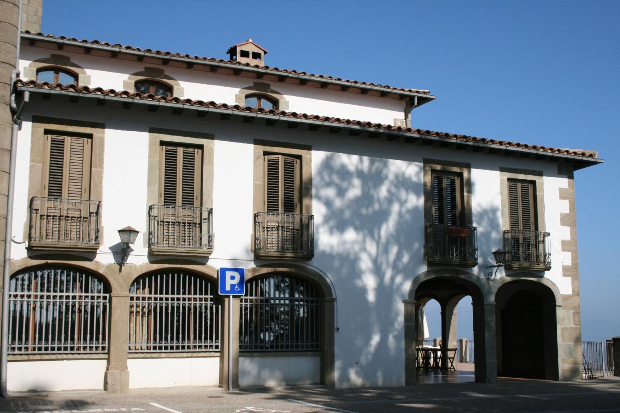 Santuari De La Salut De Sant Felíu de Pallarols Exterior foto